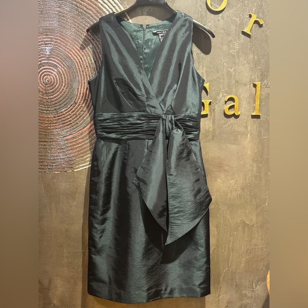 JS BOUTIQUE formal Emerald Satin Midi Dress bow accents size 6